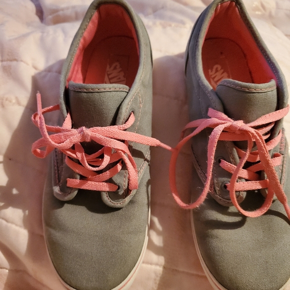 Vans - Picture 4 of 5